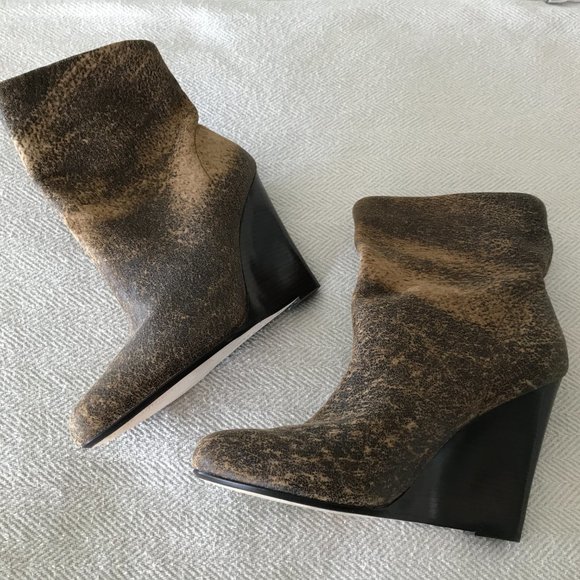 Michael Kors soft ankle boots - Picture 3 of 6